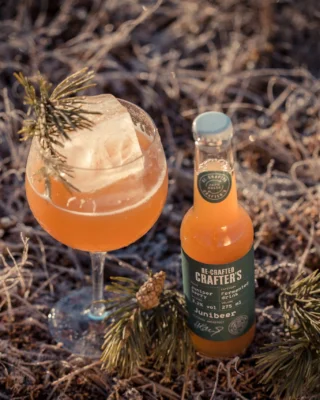 Re-crafted Crafter’s Junibeer (3.2% vol) — a bold, bitter, and woody fermented drink made from upcycled juniper berries, straight from our gin distillation process. No added flavourings, just pure character and a zero-waste mindset in every sip.

Sustainably crafted. Unexpectedly refreshing.

Attention! this is an alcoholid beverage. Alcohol may damage your health